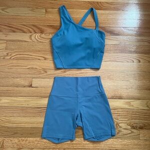 Lululemon workout set